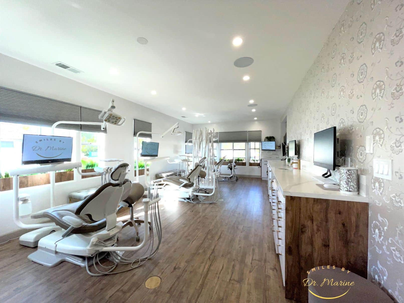 Our Office of Veneers Dentist Los Angeles